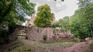 Burg Guirbaden Ostseite